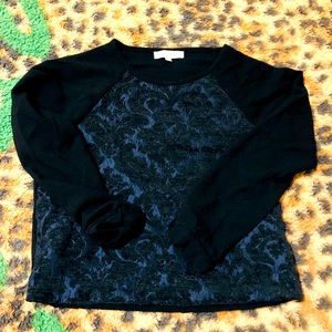 Long sleeve knit top